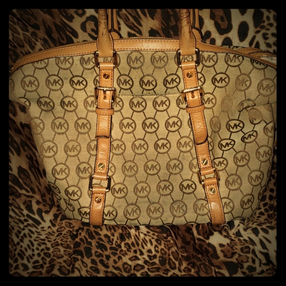 Purse - Picture 1 of 3